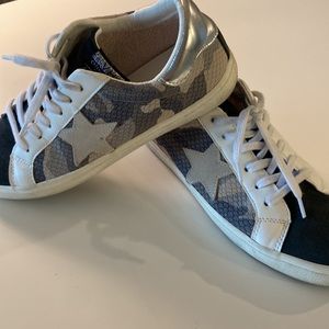 Vintage Property tie sneakers